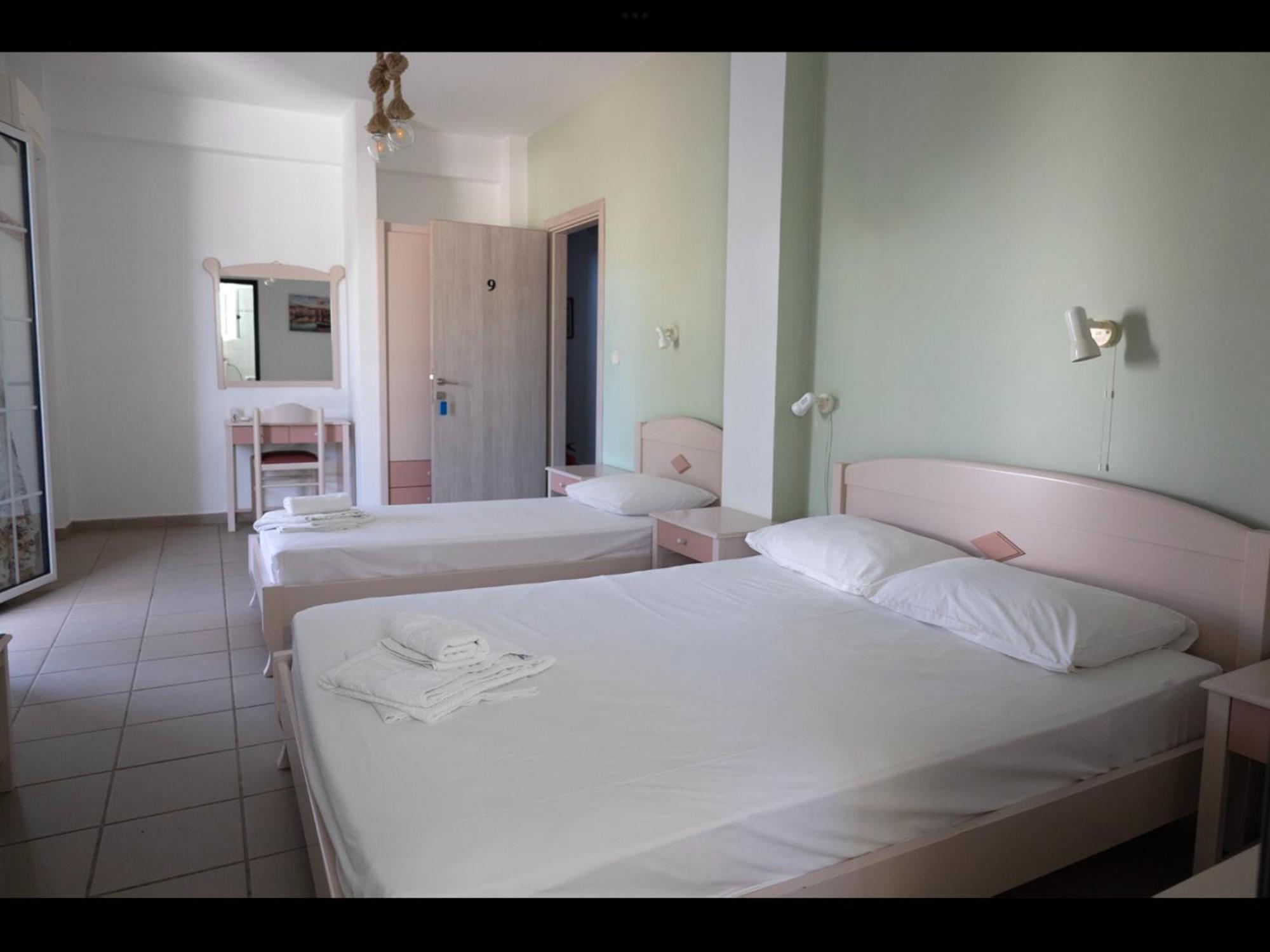 Papoulias Rooms エラフォニソス エクステリア 写真